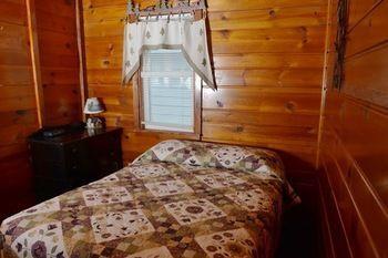 Lucky Horseshoe Cabins Au Sable Exterior foto
